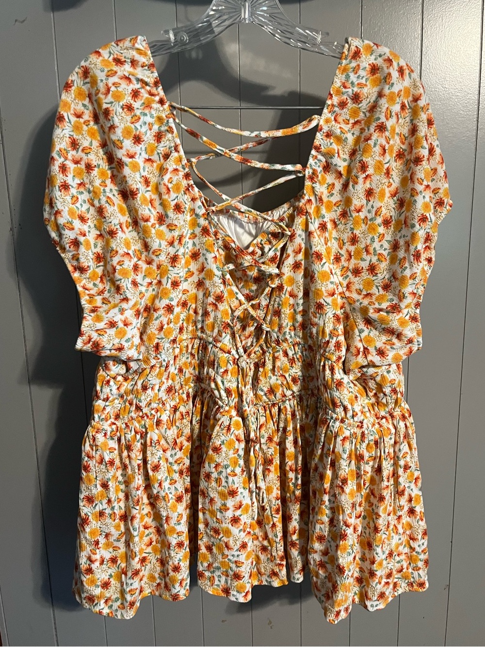 Torrid Crinkle Gauze Orange floral peplum top - Picture 3 of 3
